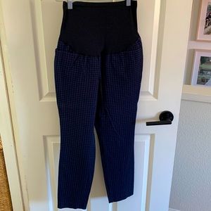 H&M Black/Blue houndstooth maternity ankle pant. Over the belly. Sz 6